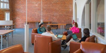 Remote Workers in 2025: Work-Life Balance Hacks