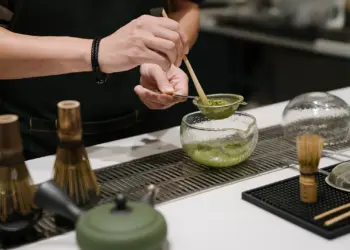 Why Matcha Is Unique Compared to Plain Green Tea Across the Globe in Wellness